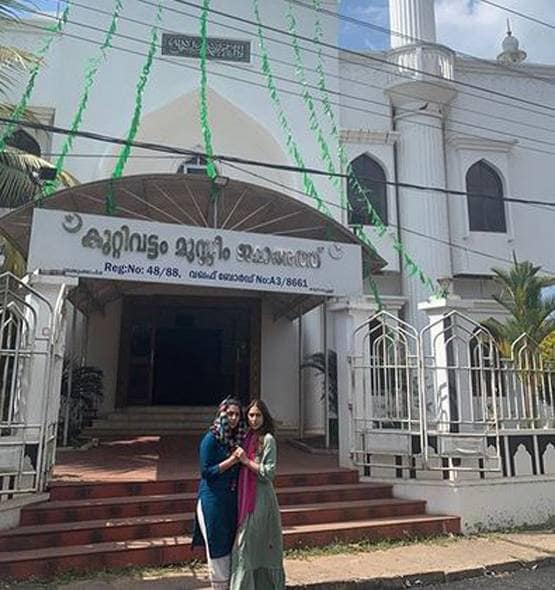 सारा ने मंदिर-मस्जिद-चर्च की तस्वीरें शेयर कर दी नए साल की बधाई