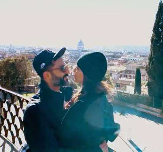 इटली में रोमांटिक हुईं सोनम, लिपलॉक का वीडियो Viral