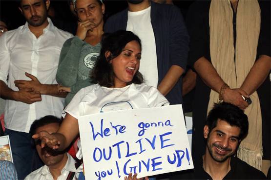 ऋचा चड्ढा से तापसी तक, JNU हिंसा के खिलाफ प्रोटेस्ट में दिखे ये सितारे