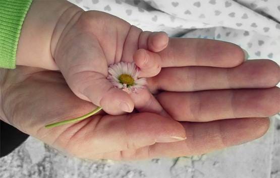 पहली बार मंत्री ने ली पैटरनिटी लीव, कहा- बच्चा पालना हो गया था मुश्किल