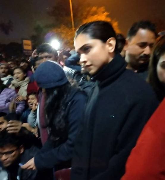 जेएनयू: खामोश थीं दीपिका, कन्हैया लगाते रहे 'जय भीम' के नारे