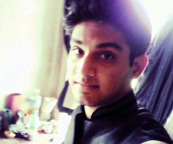 पैसों की तंगी से पिता नहीं बन पाए CA, बेटा बना ऑल इंडिया टॉपर