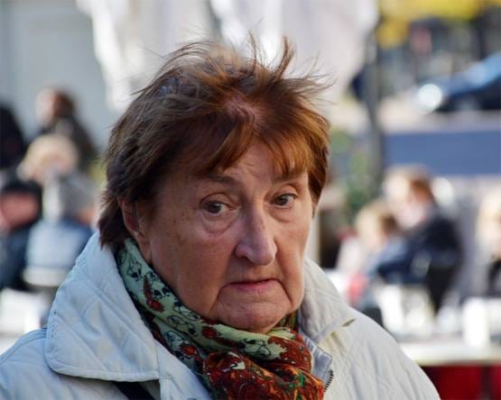 घर में साथ रहने आई सास तो महिला ने दे दी तलाक की अर्जी