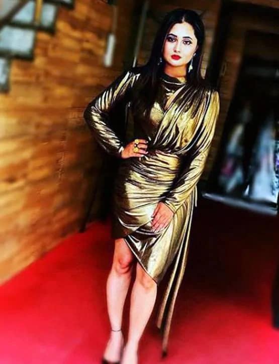 रोती हुई रश्मि को सिद्धार्थ ने दिया दिलासा, लगाया गले, क्या होगी दोस्ती?