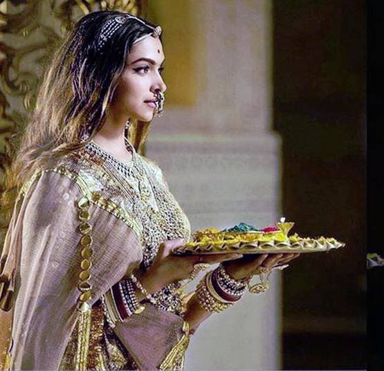 बॉलीवुड के लिए विवादित रहा जनवरी का महीना, इन फिल्मों पर मचा बवाल