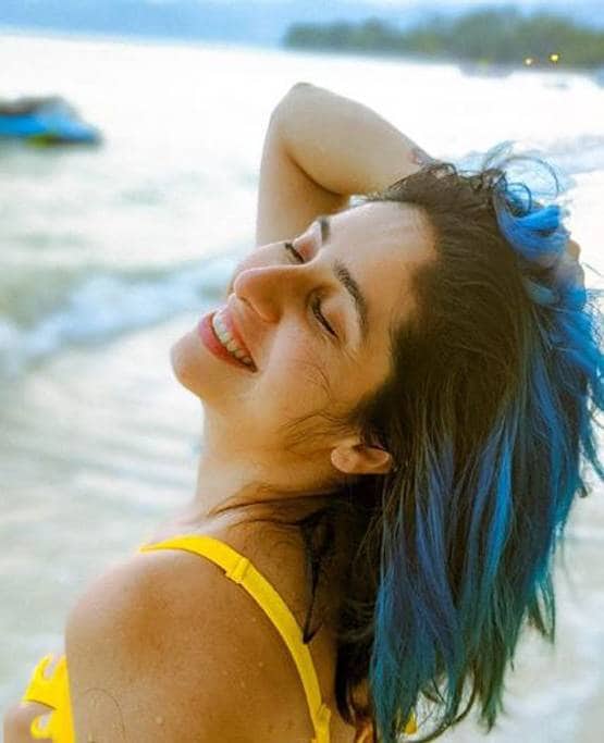 नेहा भसीन का बिकिनी अवतार सोशल मीडिया पर वायरल, बोल्ड तस्वीरें की शेयर