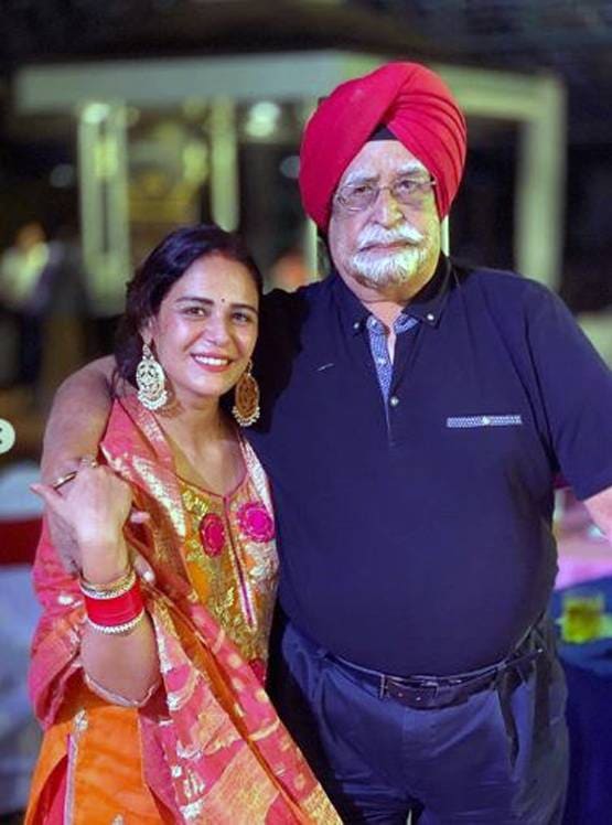 शादी के बाद मोना सिंह की पहली लोहड़ी, फैमिली संग यूं किया एंजॉय