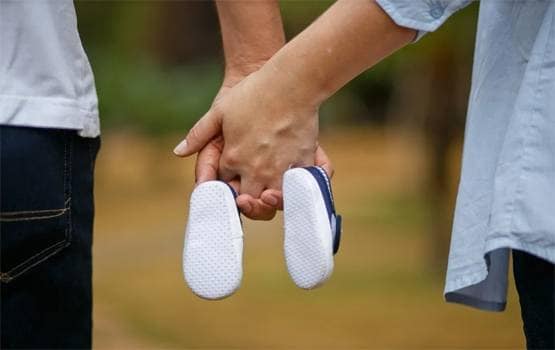 पहली बार मंत्री ने ली पैटरनिटी लीव, कहा- बच्चा पालना हो गया था मुश्किल