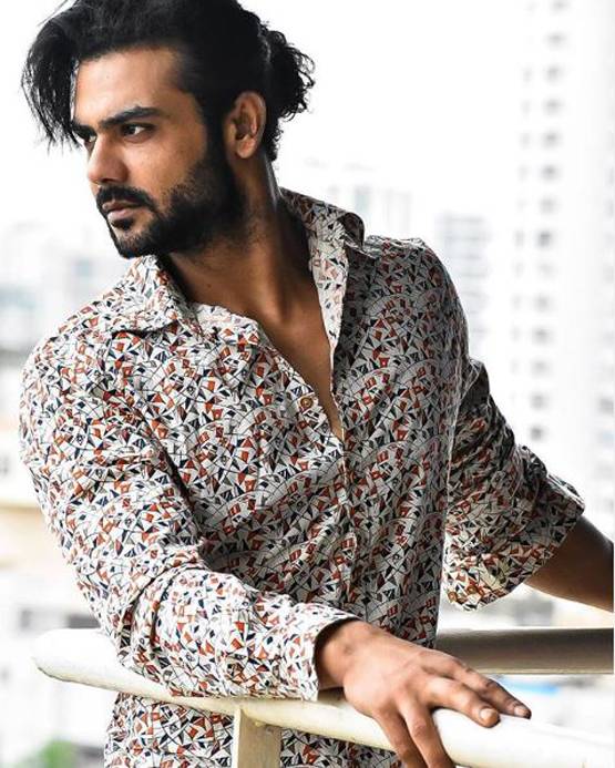 बिग बॉस में हिंसा की हदें पार, मधुरिमा ने विशाल को फ्राई पैन से पीटा