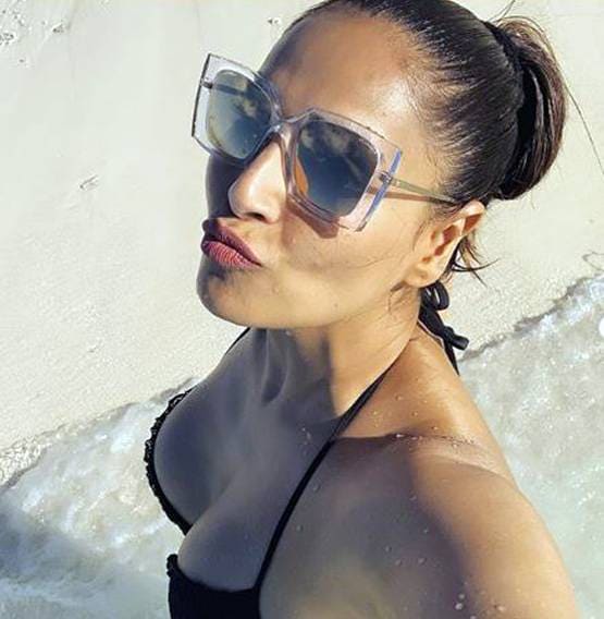 पति करण सिंह ग्रोवर संग वेकेशन पर बिपाशा, ब्लैक बिकिनी में छाया लुक