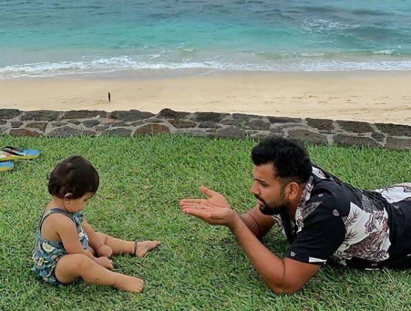 रोहित शर्मा बोले- पत्नी और बेटी के कारण खुशी से जिंदगी जी रहा हूं