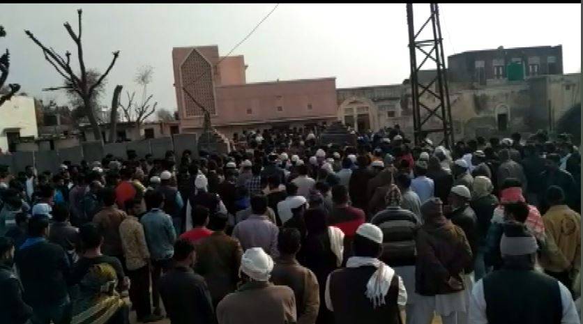 रफ्तार का कहर, ट्रक से टकराई फॉर्च्यूनर कार, 7 युवकों की दर्दनाक मौत