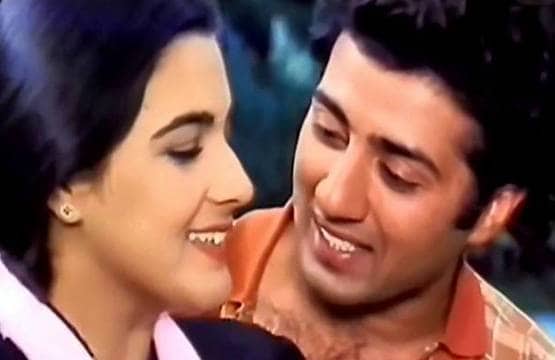 श्रीदेवी से माधुरी तक, इन एक्ट्रेसेस ने पिता-बेटे संग किया ऑनस्क्रीन रोमांस