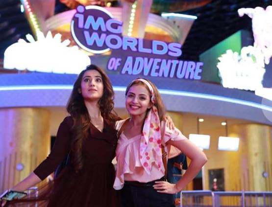 दुबई में एक्ट्रेस श्रेनु-अलीशा का मस्ती भरा हॉलिडे, दिखी खास बॉन्डिंग