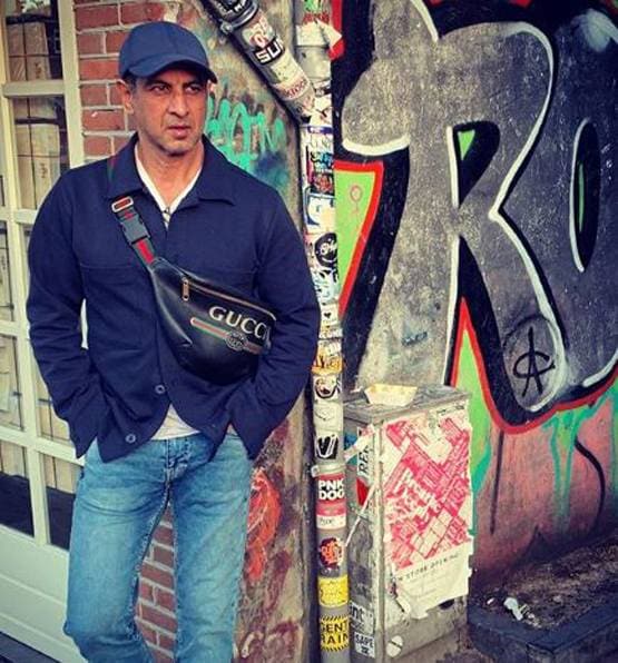 पत्नी संग रोनित रॉय का लिपलॉक, लोग बोले- एक-दूजे के लिए बने