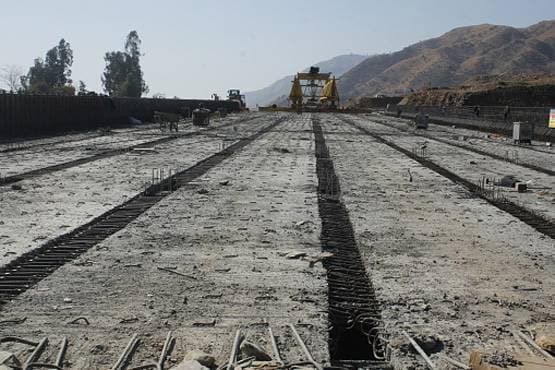 CPEC को अमेरिका ने बताया कर्ज का फंदा, चीन के बचाव में उतरा पाकिस्तान