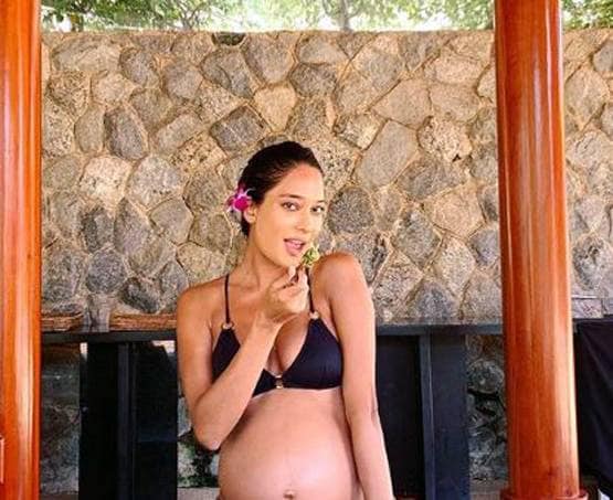 लीजा ने बिकिनी में फ्लॉन्ट किया बेबी बंप, बताया कब आएगी गुड न्यूज
