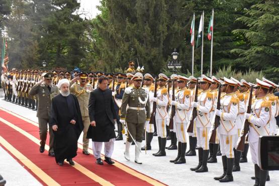 ईरान-US में छिड़ा युद्ध तो किसका साथ देगा PAK? सेना ने दिया जवाब