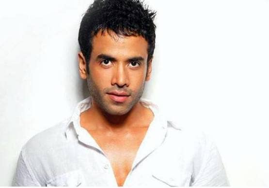 बैक-टू-बैक फ्लॉप देने के बाद भी फिल्मों का मोह नहीं छोड़ पाए ये एक्टर्स