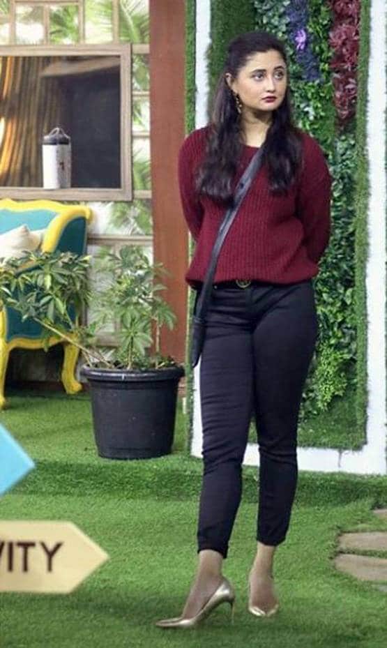 बिग बॉस में रश्मि देसाई ने काटी आधी आईब्रो, माहिरा ने रखी ये अलग शर्त