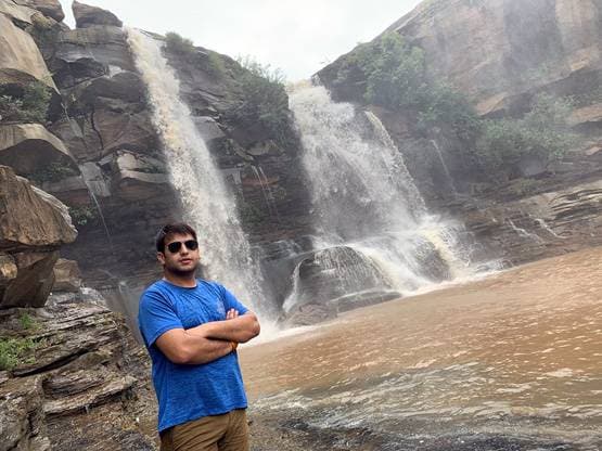 सताता था हिंदी का भूत, 2 बार फेल, बॉलीवुड फिल्में देख बने IAS