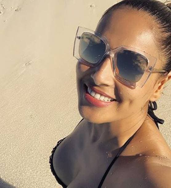 पति करण सिंह ग्रोवर संग वेकेशन पर बिपाशा, ब्लैक बिकिनी में छाया लुक