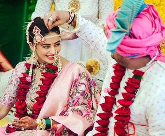 सामने आई नेहा पेंडसे के पति की डिटेल, 2 बार हुआ तलाक, 2 बच्चों के हैं पिता