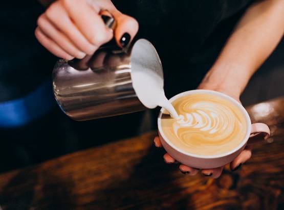 सेहत के साथ कर रहे हैं खिलवाड़! अगर सर्दी में खा रहे हैं ये 10 चीजें