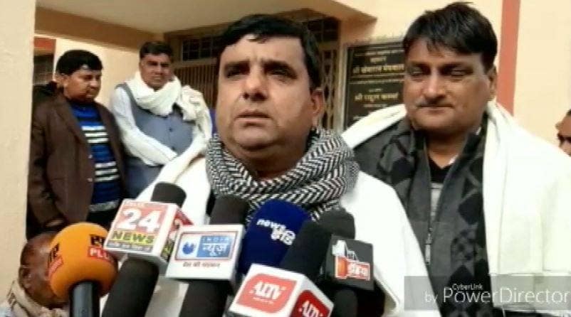 रफ्तार का कहर, ट्रक से टकराई फॉर्च्यूनर कार, 7 युवकों की दर्दनाक मौत