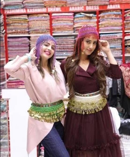 दुबई में एक्ट्रेस श्रेनु-अलीशा का मस्ती भरा हॉलिडे, दिखी खास बॉन्डिंग