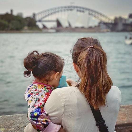 ऑस्ट्रेलिया में इनाया की मस्ती, पेरेंट्स सोहा-कुणाल संग यूं किया फन