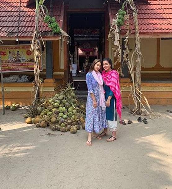 सारा ने मंदिर-मस्जिद-चर्च की तस्वीरें शेयर कर दी नए साल की बधाई