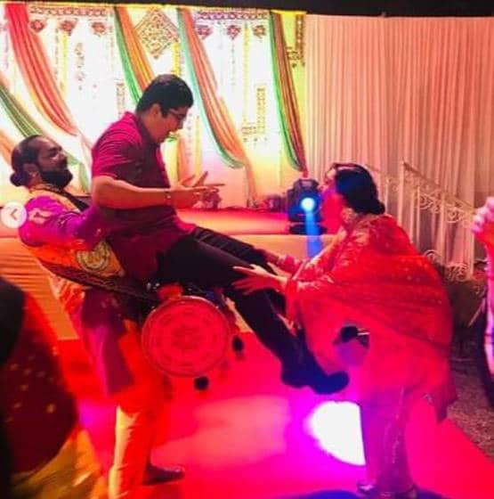 शादी के बाद मोना सिंह की पहली लोहड़ी, फैमिली संग यूं किया एंजॉय