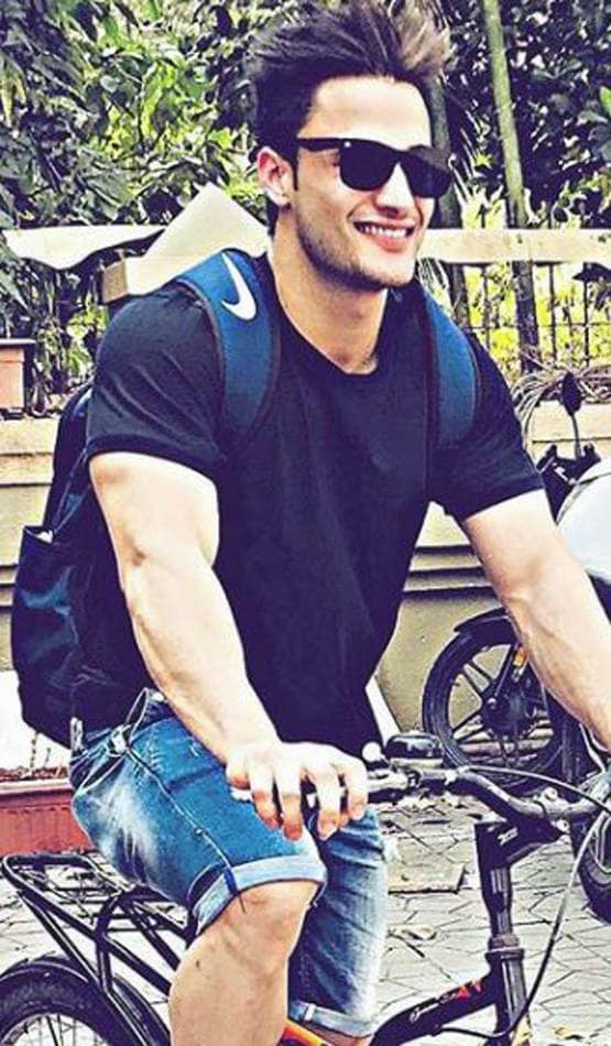 बिग बॉस: असीम के करियर को मिली उड़ान, सनी लियोनी संग फिल्म में करेंगे काम!