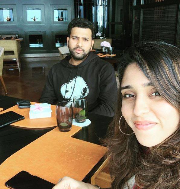 रोहित शर्मा बोले- पत्नी और बेटी के कारण खुशी से जिंदगी जी रहा हूं