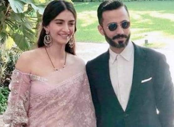 इटली में रोमांटिक हुईं सोनम, लिपलॉक का वीडियो Viral