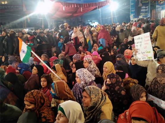 CAA के खिलाफ शाहीन बाग में कलाकारों, कवियों का जमावड़ा