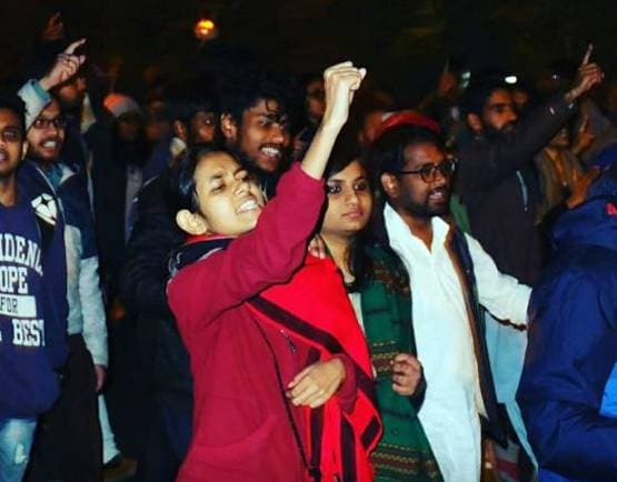 कौन हैं JNUSU प्रेसीडेंट, जिनकी खून से सनी तस्वीर हुई वायरल