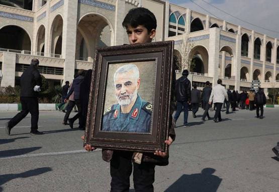 अमेरिका-ईरान में जंग, क्या सच होगी नास्त्रेदमस की भविष्यवाणी?