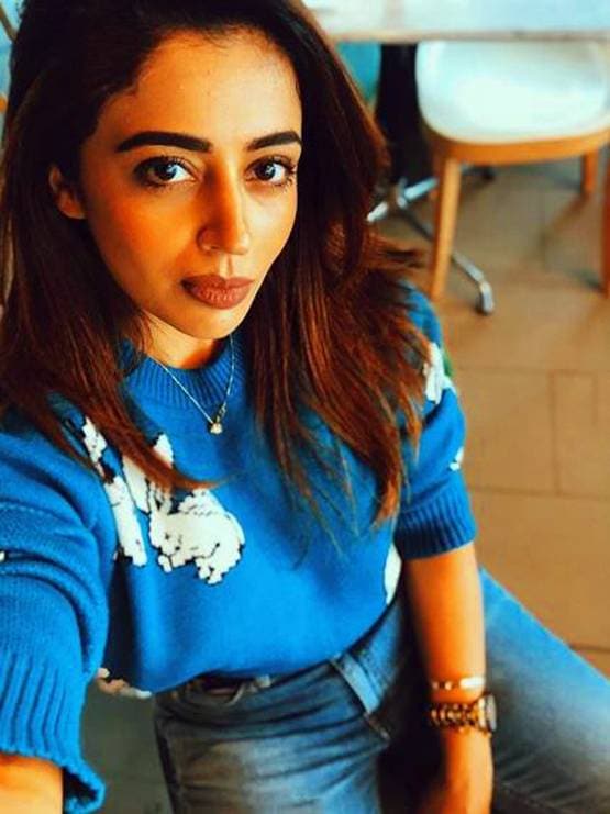 नेहा पेंडसे से पति के तलाक पर हुआ सवाल, तो बोलीं- मैं भी वर्जिन नहीं