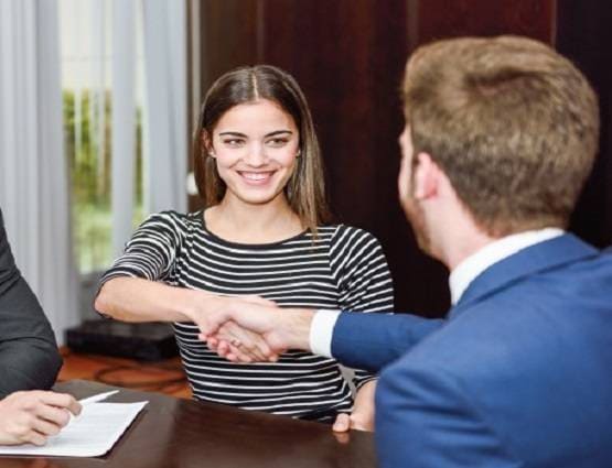 जानें, ऑफिस में फ्लर्ट करना सेहत के लिए है कितना फायदेमंद