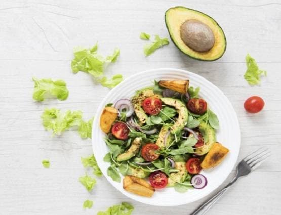 सेहत के साथ कर रहे हैं खिलवाड़! अगर सर्दी में खा रहे हैं ये 10 चीजें