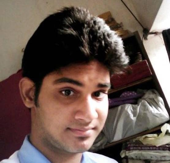 पैसों की तंगी से पिता नहीं बन पाए CA, बेटा बना ऑल इंडिया टॉपर