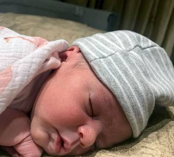 कपिल शर्मा की नन्ही बेटी से मिलीं सिंगर ऋचा शर्मा, शेयर की क्यूट तस्वीरें