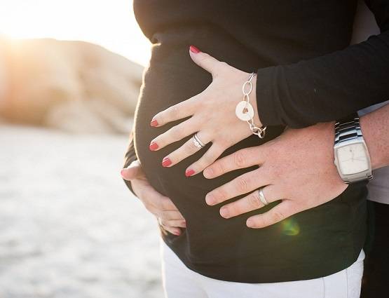 प्रेग्नेंसी में सेक्स करना कितना सेफ? जानें क्या कहते हैं डॉक्टर