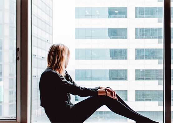 घर में साथ रहने आई सास तो महिला ने दे दी तलाक की अर्जी