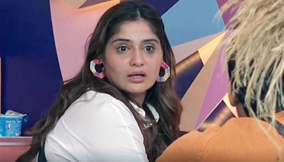 गोविंदा की भांजी आरती बोलीं-13 साल की उम्र में हुई थी रेप की कोशिश