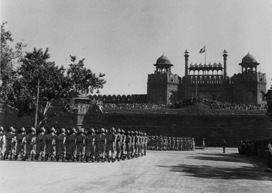 1950 में हुई थी आजाद भारत की पहली परेड, यहां देखें Old Photos