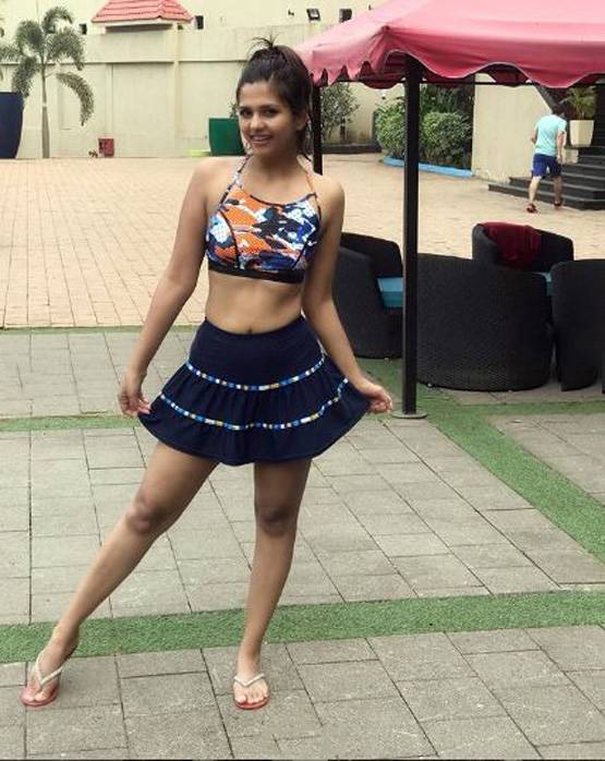 बिग बॉस से बेघर होने के बाद वेकेशन पर दलजीत कौर, बोल्ड लुक में दिखीं