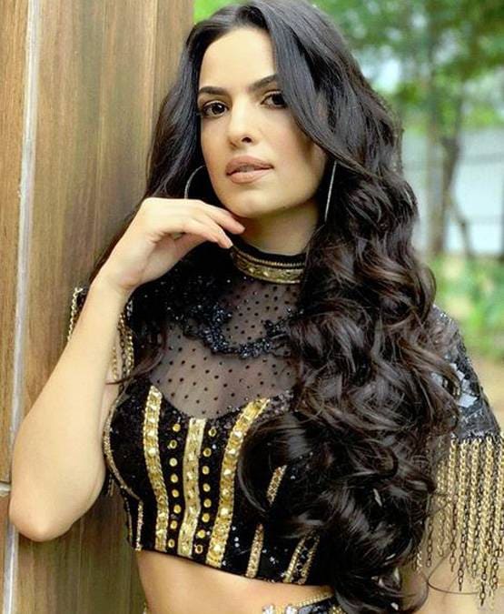 हार्दिक पांड्या ने लगाई रिश्ते पर मुहर, नताशा का हाथ पकड़े शेयर की फोटो